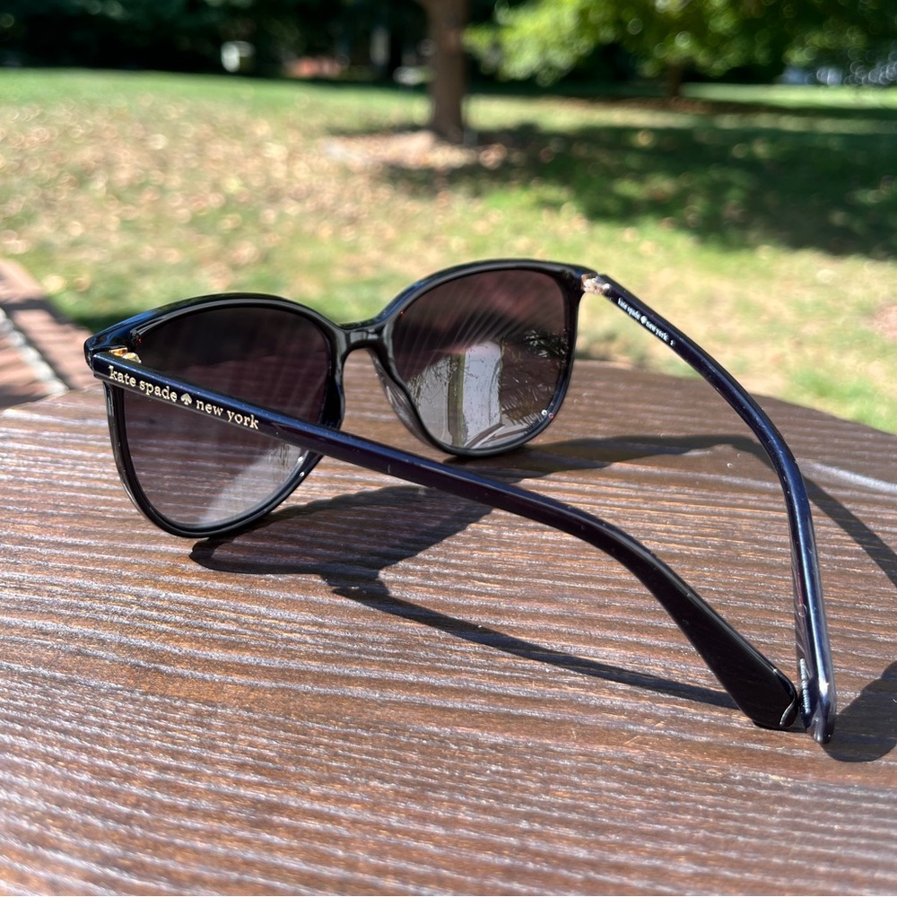 Kate spade sunglasses and case